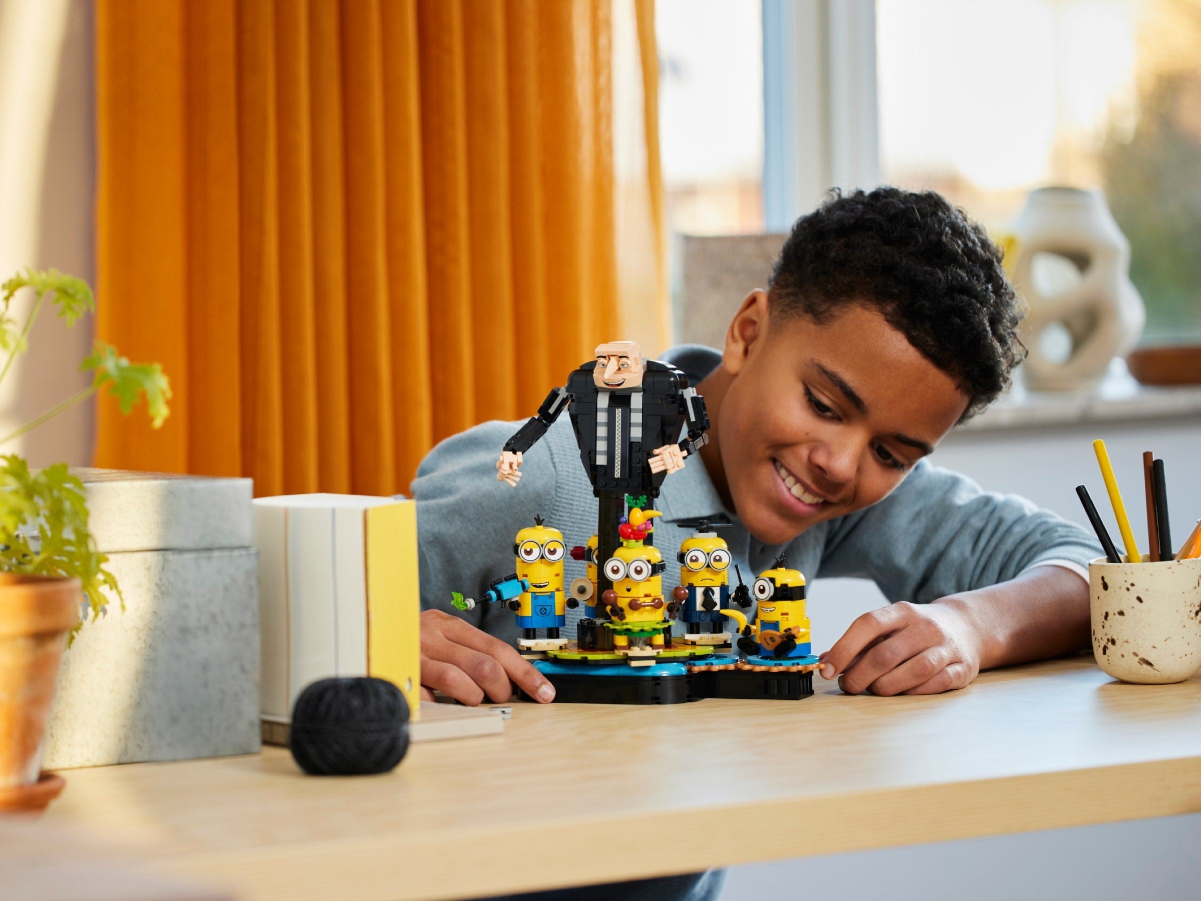 Brick-Built Gru and Minions  75582 | Despicable Me | LEGO – image 5