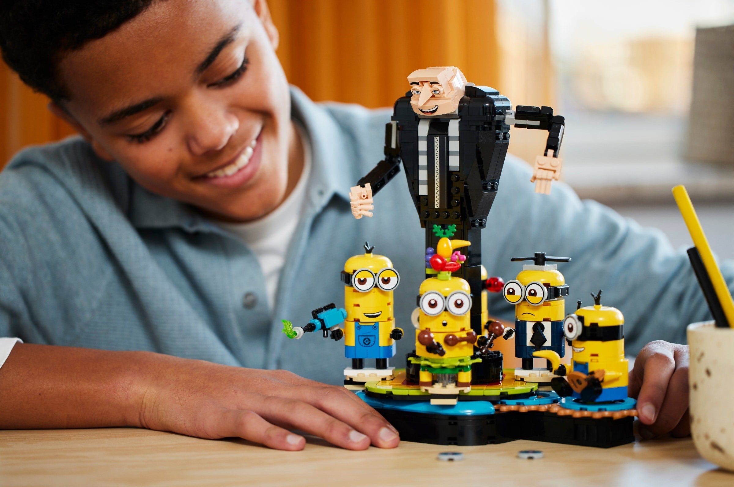 Brick-Built Gru and Minions  75582 | Despicable Me | LEGO – image 6