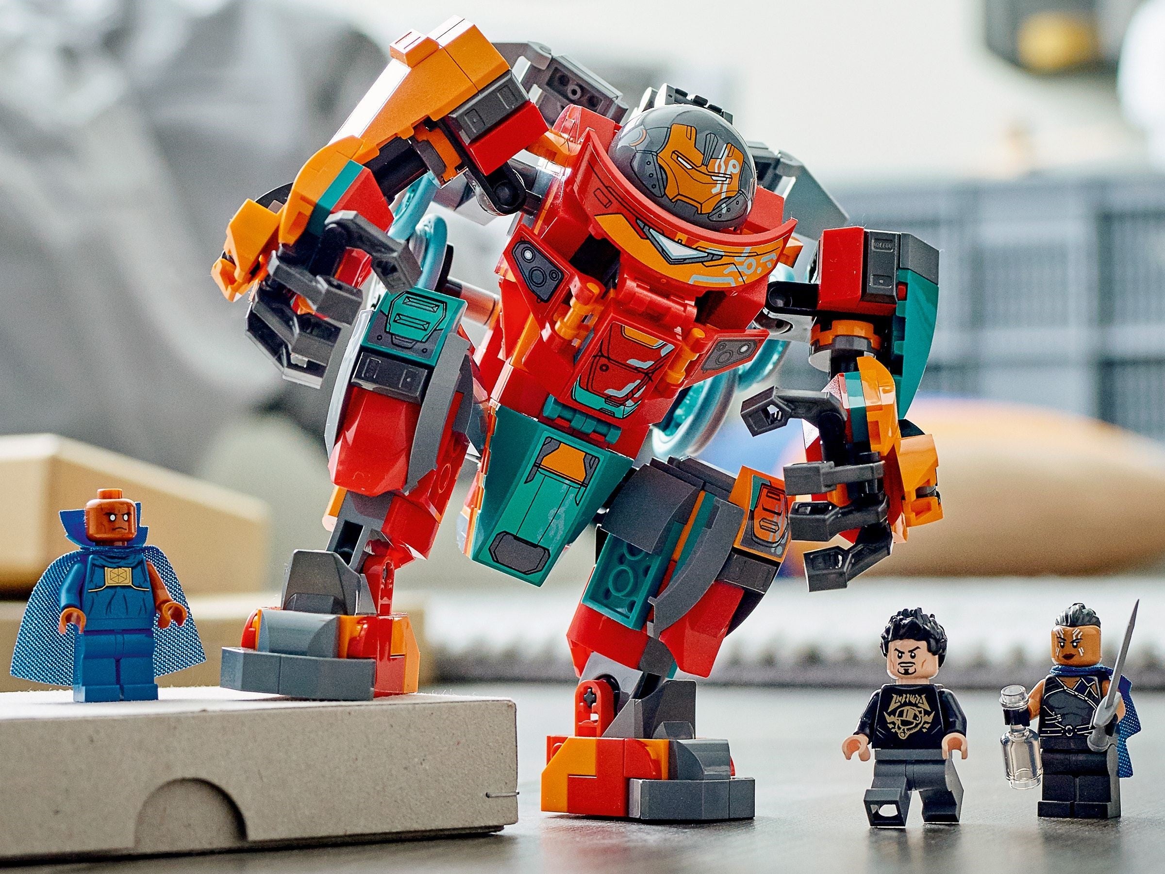 Tony Stark's Sakaarian Iron Man 76194 | Marvel Super Heroes | LEGO – image 9
