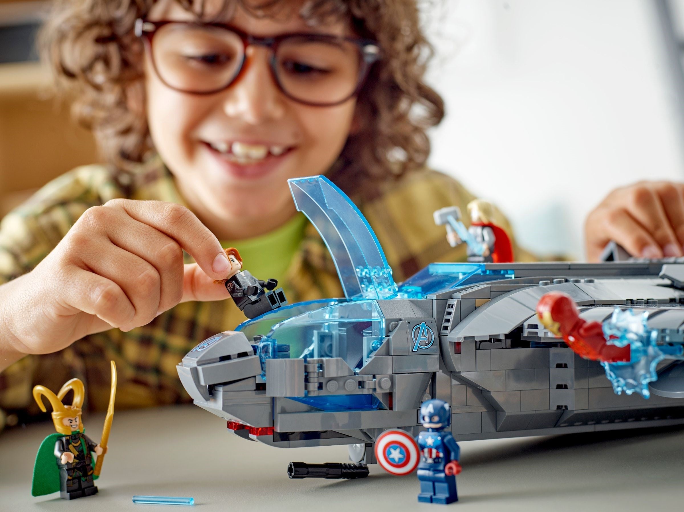 The Avengers Quinjet 76248 | Marvel Super Heroes | LEGO – image 3