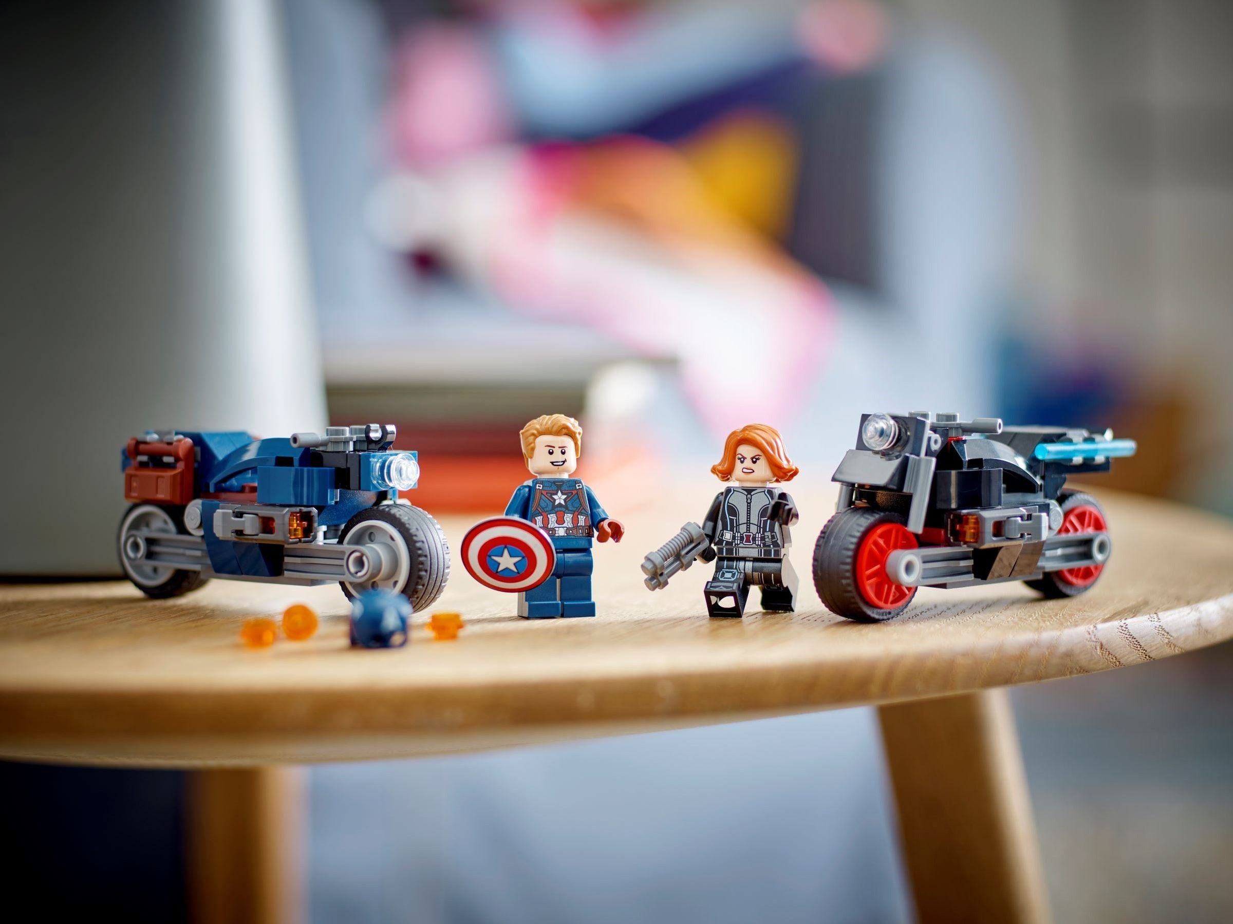Black Widow & Captain America Motorcycles 76260 | Marvel Super Heroes | LEGO – image 7