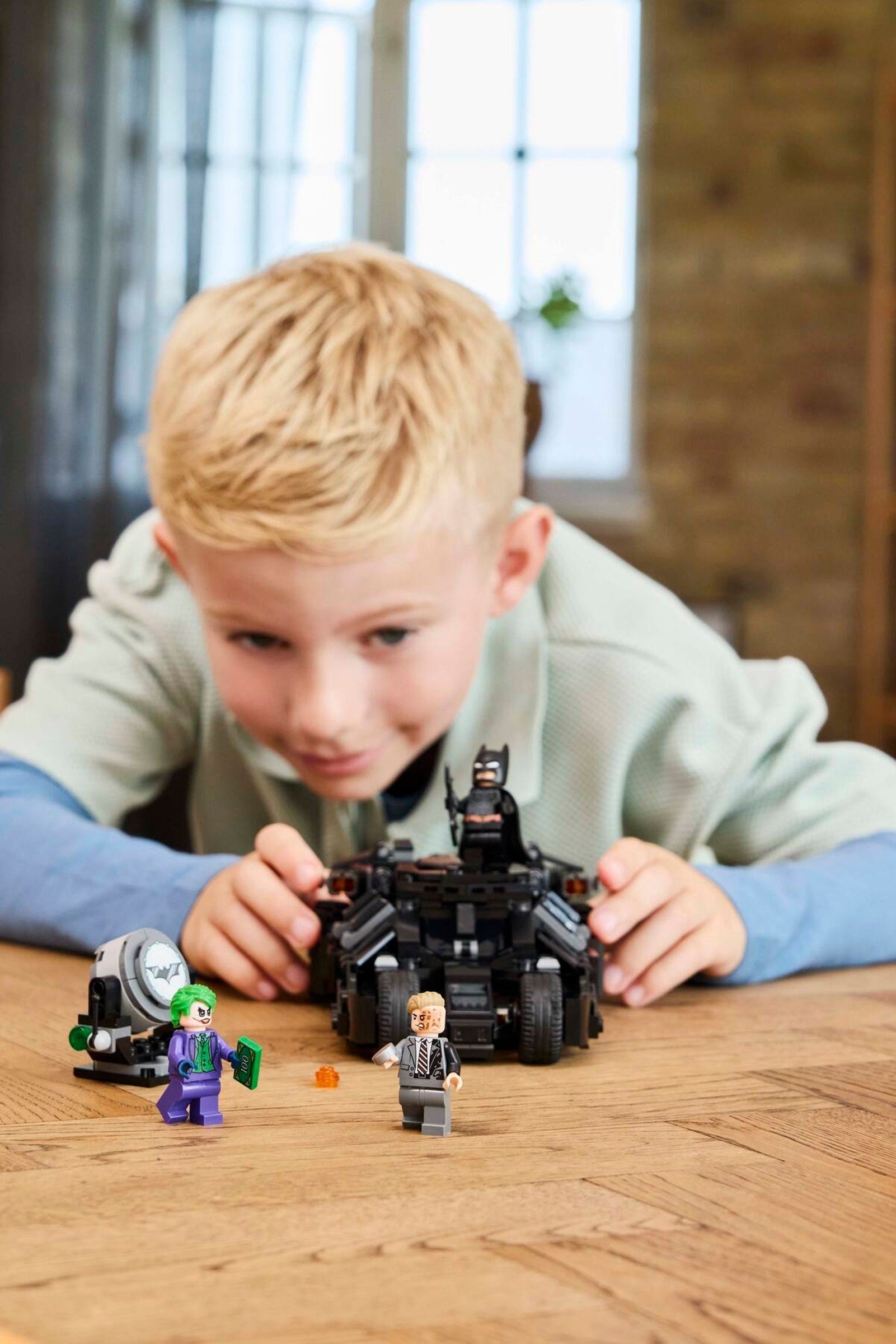Batman Tumbler vs. Two-Face & The Joker 76303 | DC Comics Super Heroes | LEGO – image 4