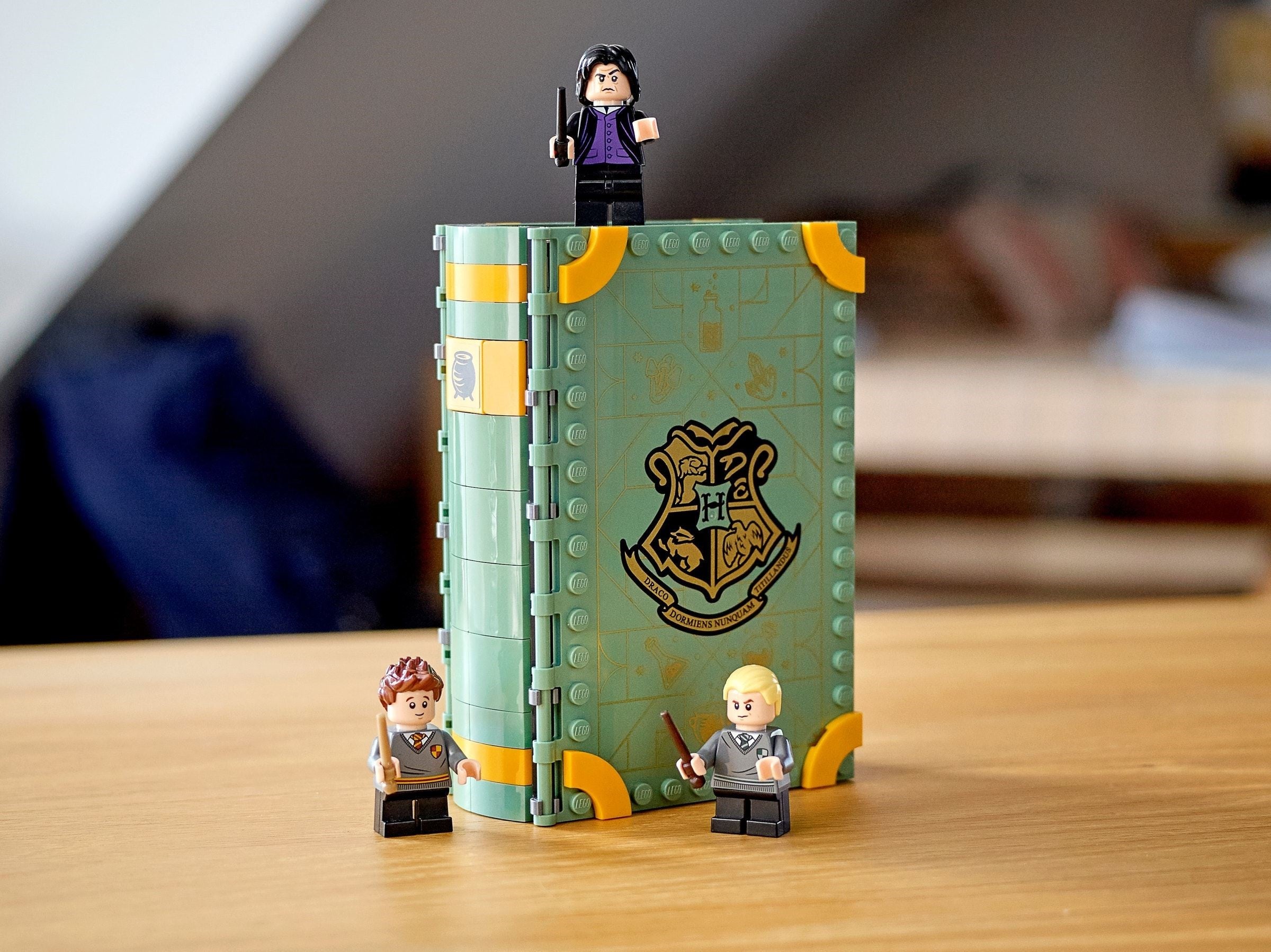 Hogwarts moment: Potions class 76383 | Harry Potter | LEGO