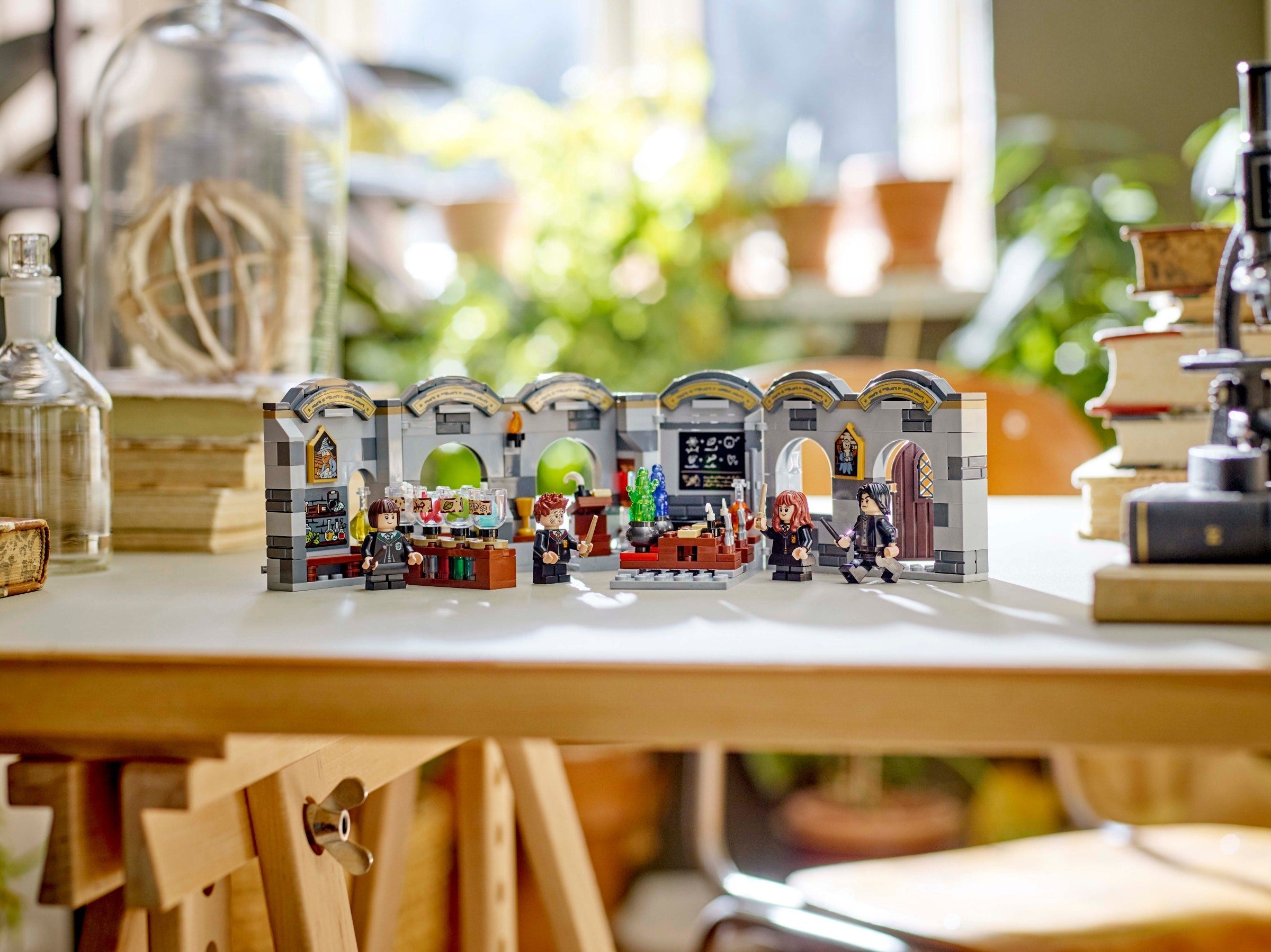 Hogwarts Castle: Potions Class 76431 | Harry Potter | LEGO – image 10