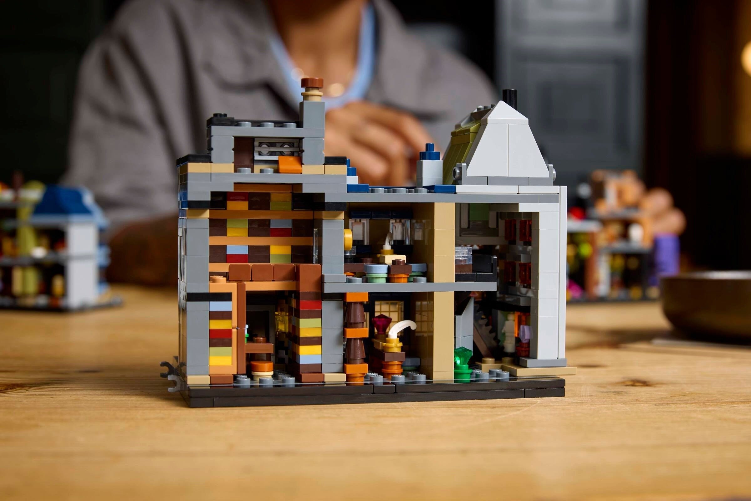 Diagon Alley Wizarding Shops 76444 | Harry Potter | LEGO – image 9