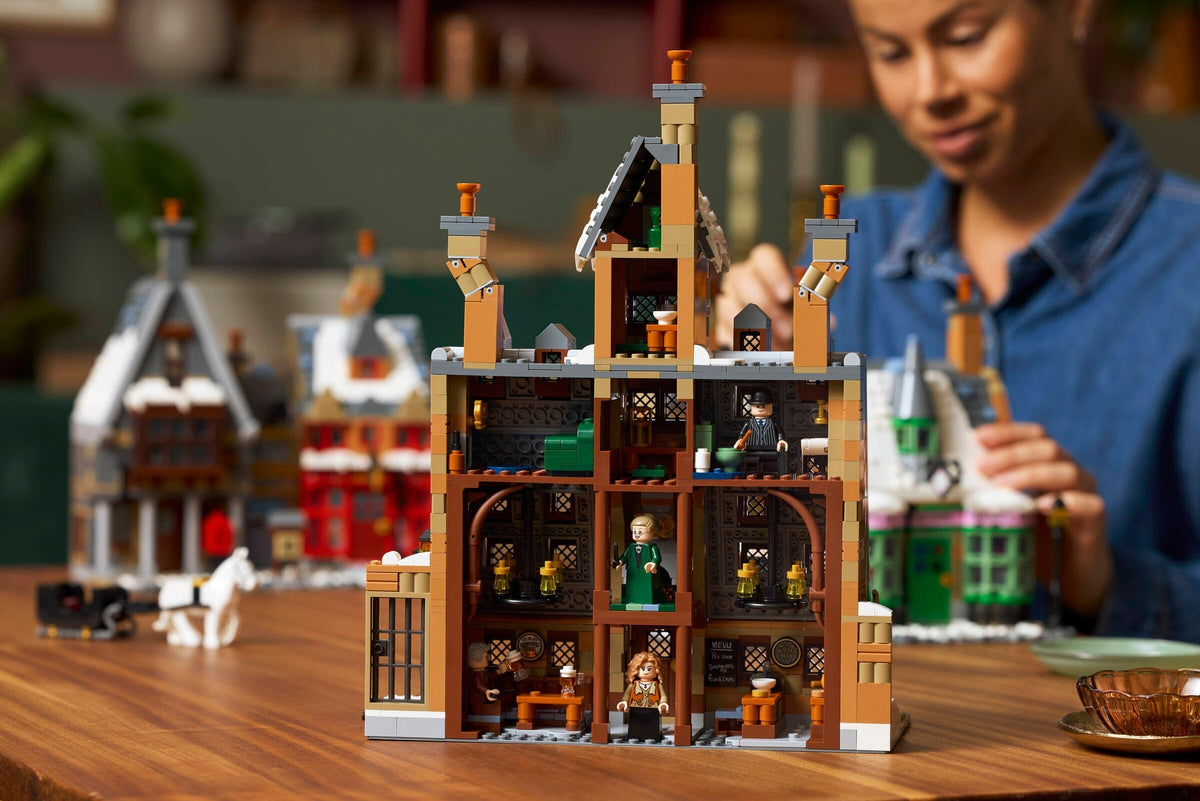 Hogsmeade Village - Collectors' Edition 76457 | Harry Potter | LEGO (image 6)