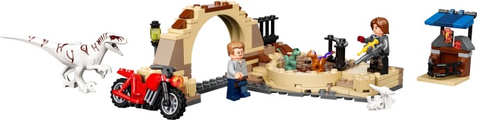 Atrociraptor Dinosaur: Bike Chase 76945 | Jurassic World | LEGO