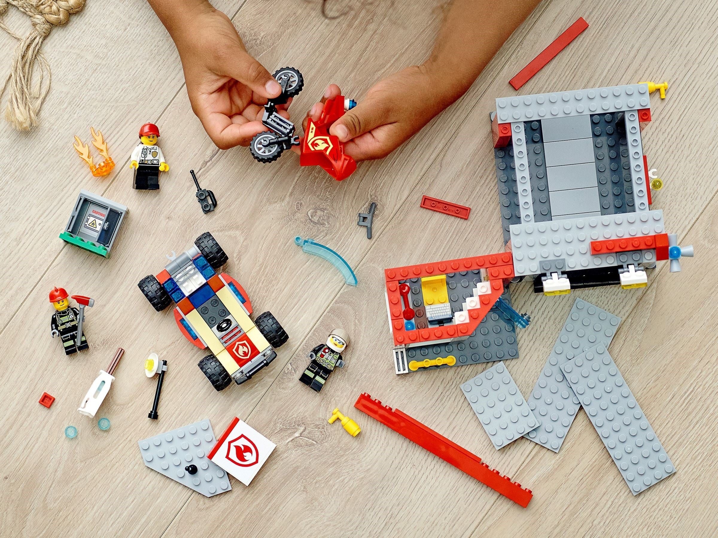 Fire Station Starter Set 77943 | City | LEGO – image 8