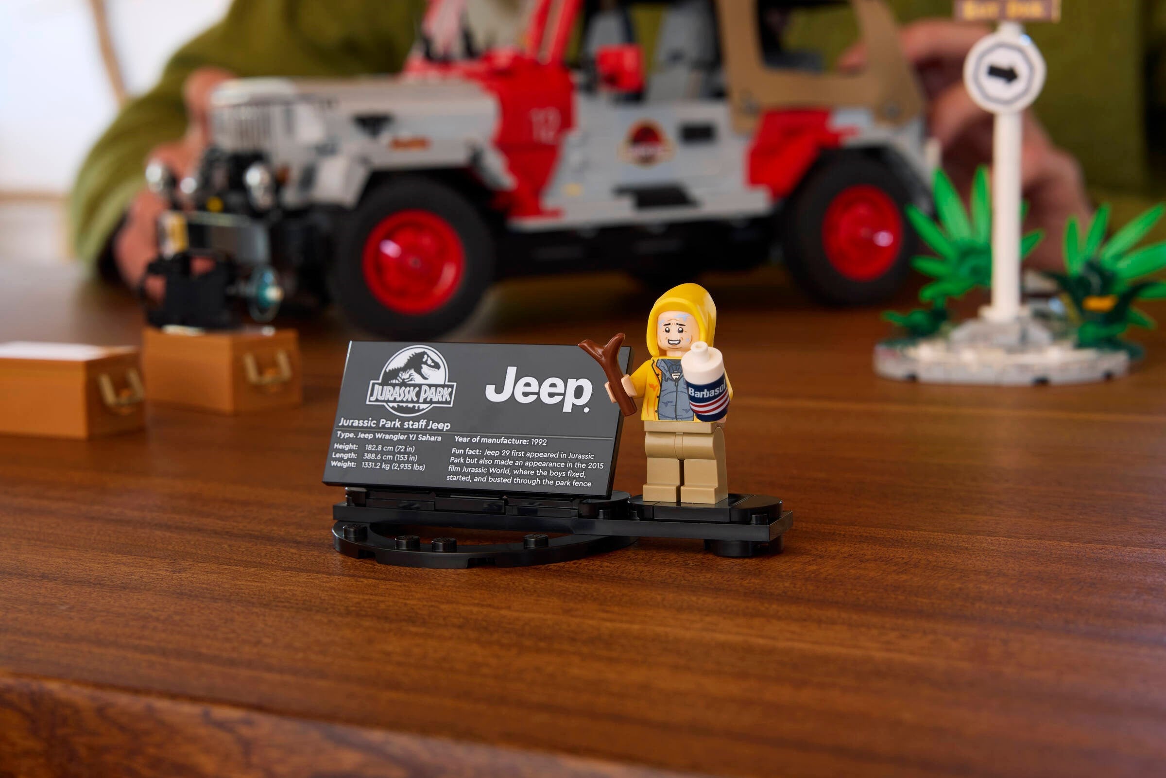 Jurassic Park Jeep Wrangler 77984 | Jurassic World | LEGO (image 9)