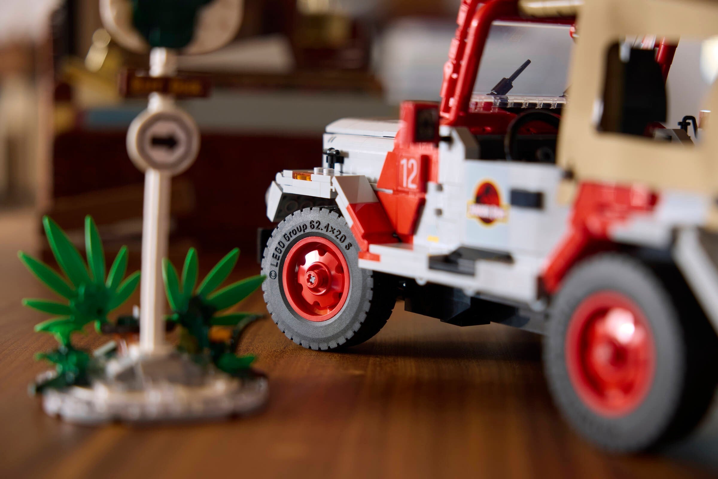 Jurassic Park Jeep Wrangler 77984 | Jurassic World | LEGO (image 13)