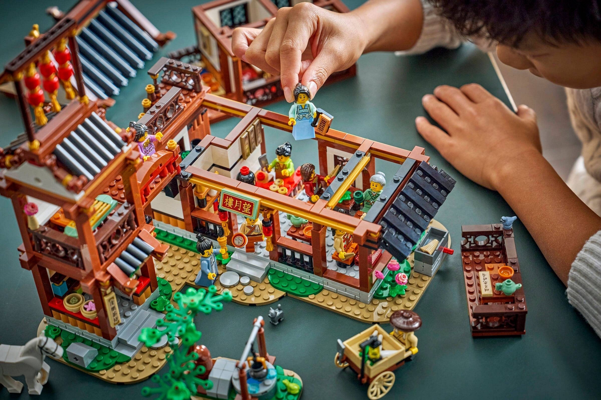 Ancient Moon-Gazing Inn 80121 | Seasonal | LEGO (image 6)