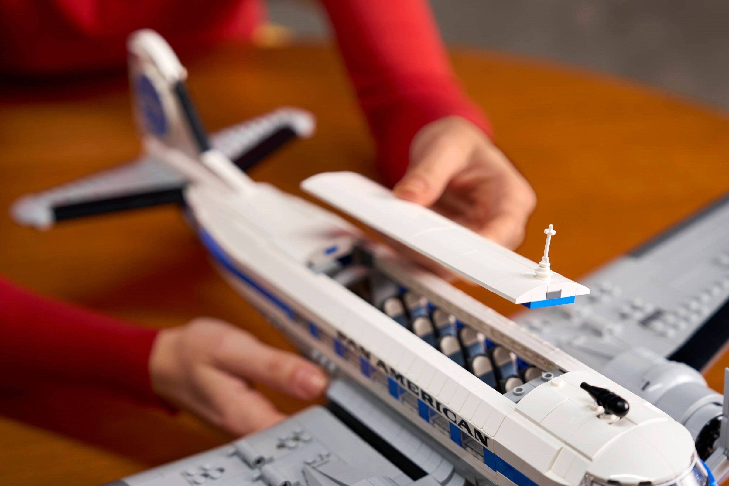 Douglas DC-3 PAN AM Airliner 11378 | Icons | LEGO (image 6)