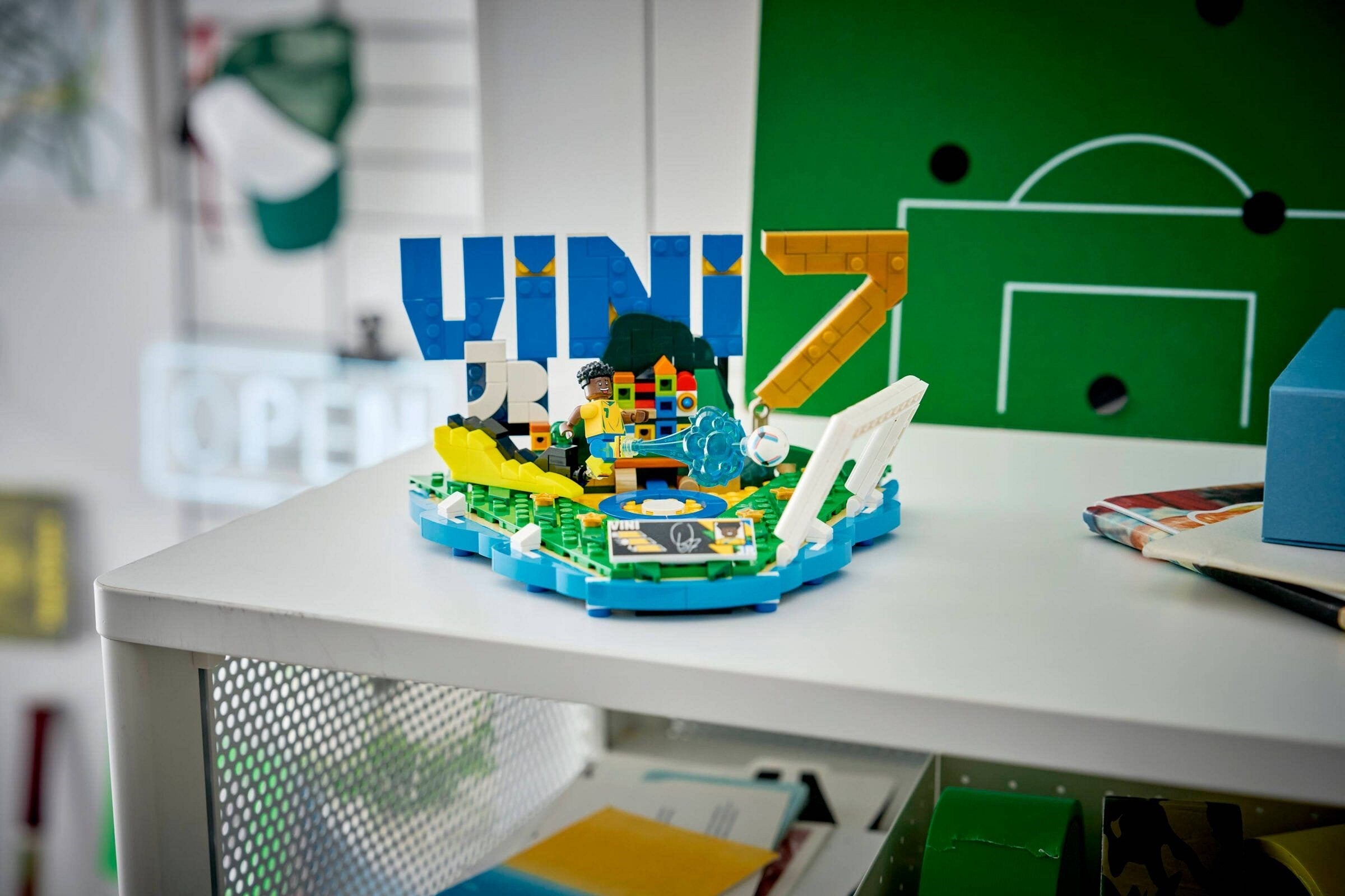  Vini Jr. – Football Highlights 43027 | Editions | LEGO (image 10)