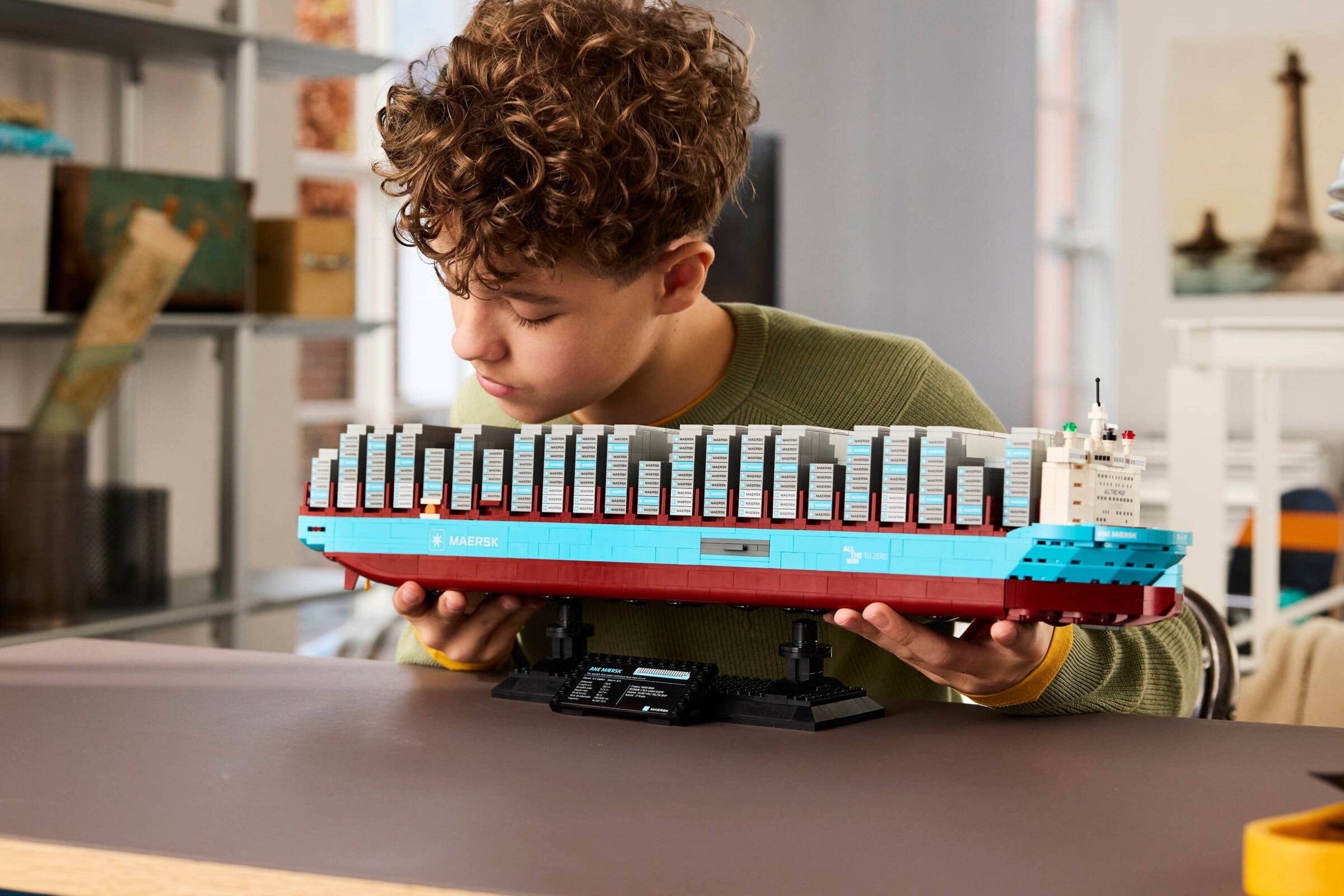 Maersk Dual-Fuel Container Vessel 40955 | Miscellaneous | LEGO – image 6