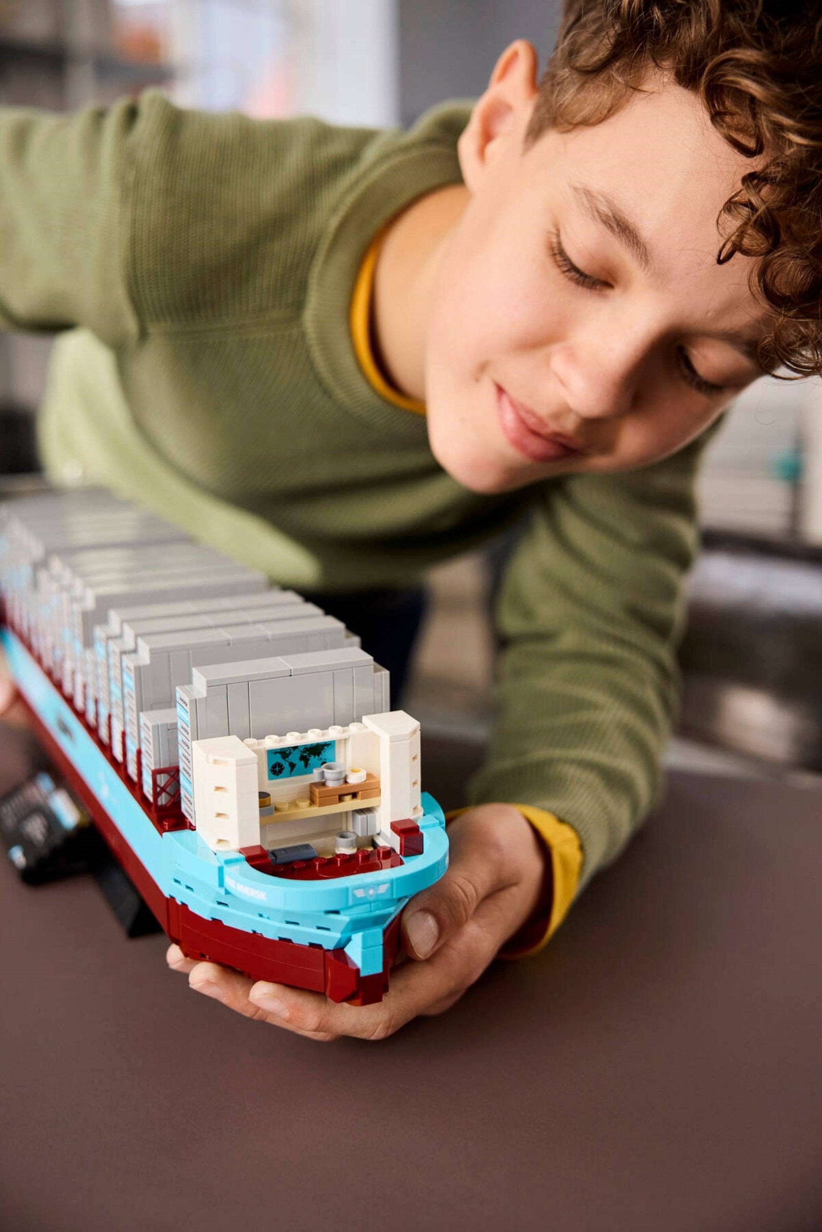 Maersk Dual-Fuel Container Vessel 40955 | Miscellaneous | LEGO – image 8