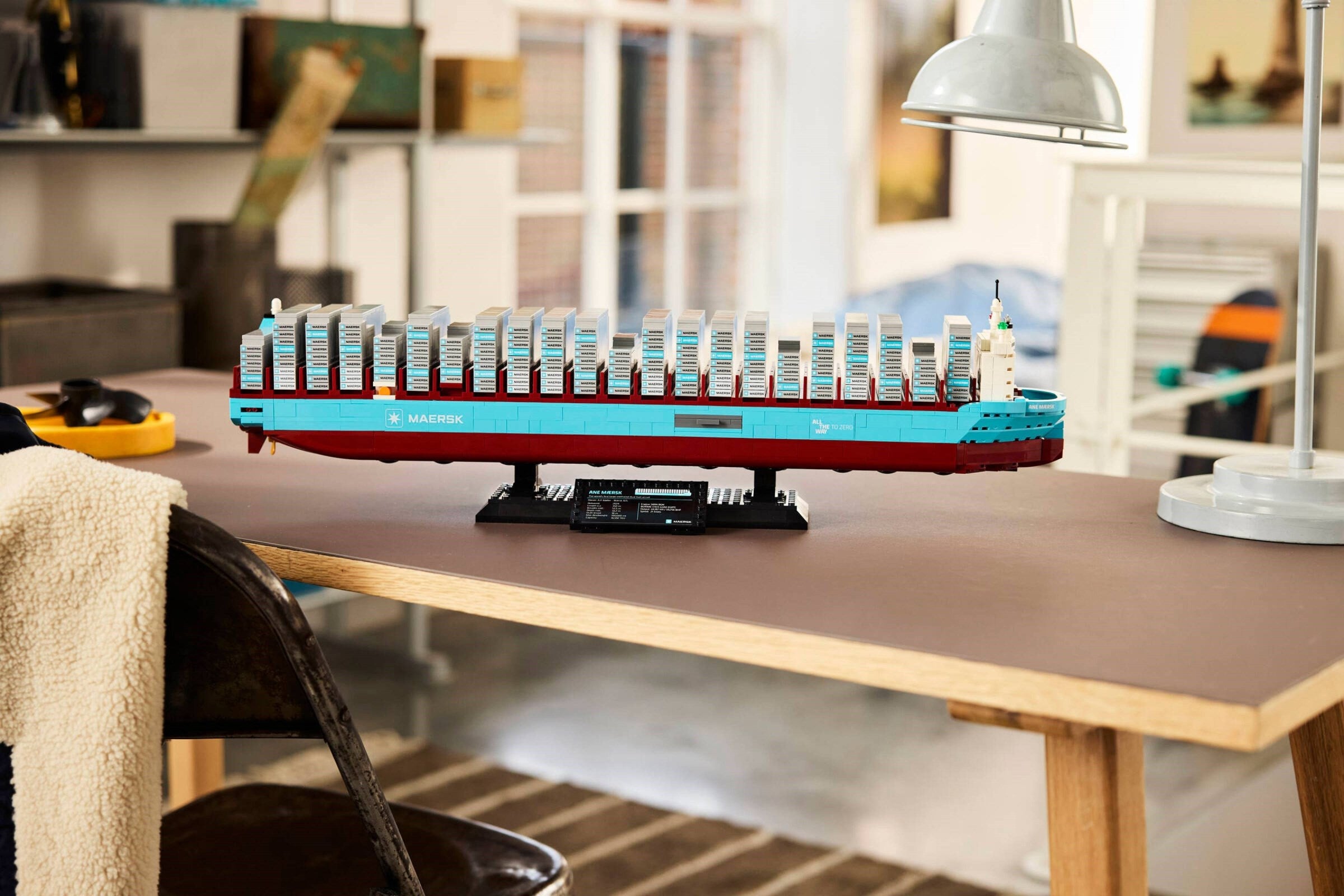Maersk Dual-Fuel Container Vessel 40955 | Miscellaneous | LEGO – image 11