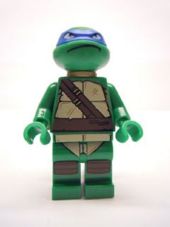 Leonardo-Looking Up TNT009 | Teenage Mutant Ninja Turtles Minifigure | LEGO